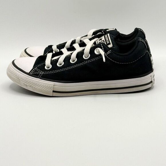 Converse All Star Chuck Taylor Black and White Lace Up Low Sneakers - Kids US 2 - Picture 6 of 10